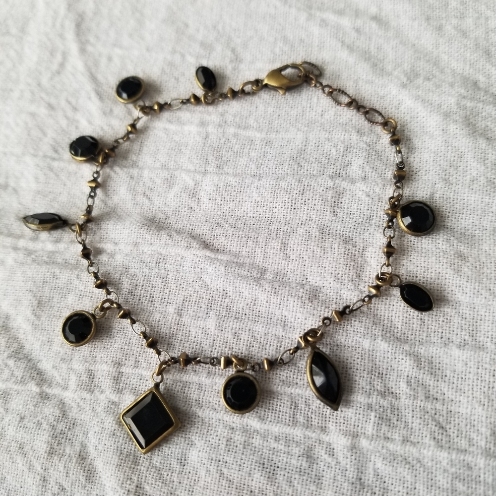 💥 Brass Tone Black Accent Bracelet
